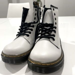 NEW DR MARTENS BOOTS WHITE GIRLS SIZE 11